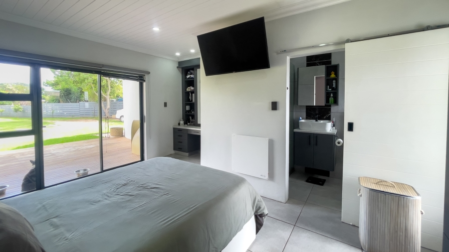 6 Bedroom Property for Sale in Riverside Western Cape